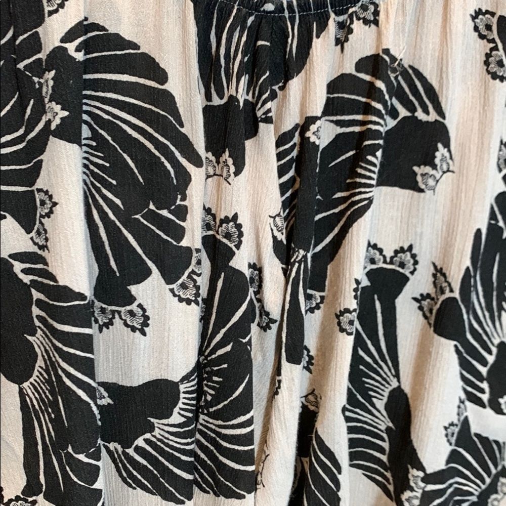 Free People Top Merpati Floral Print Off-the-Shoulder Ruffled Black & Beige XS - Picture 4 of 12
